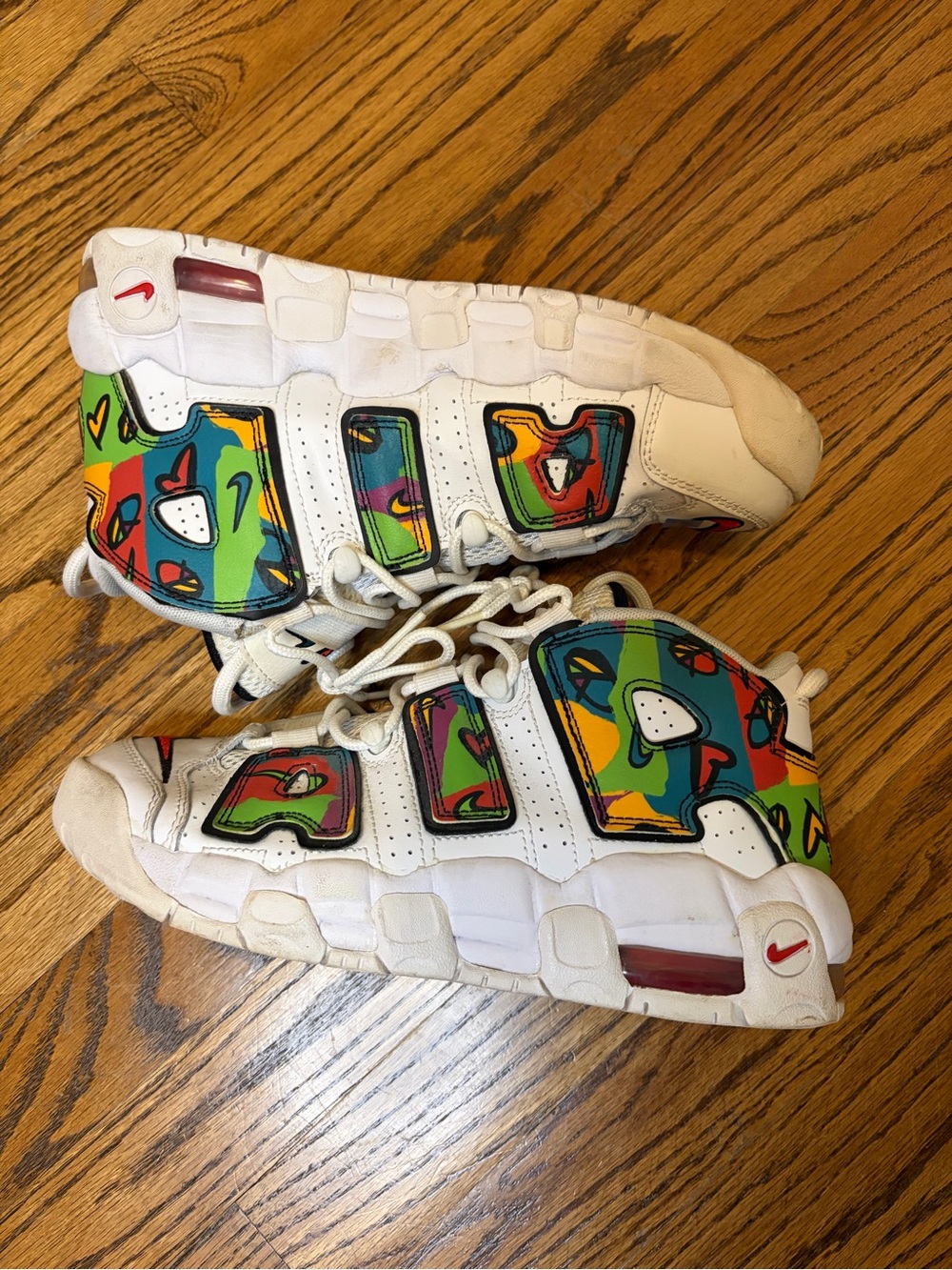 Nike Air More Uptempo, Peace, Love, Basketball Shows. Youth size 7
